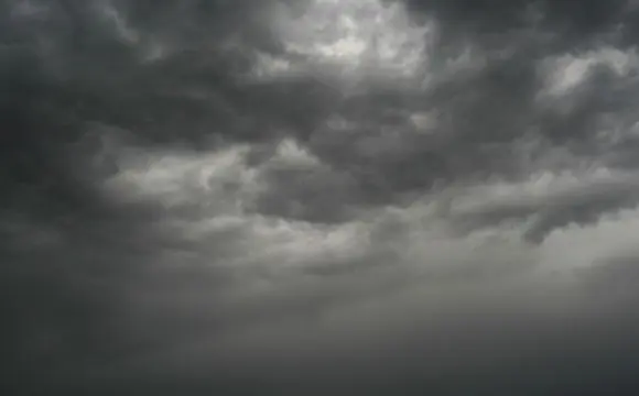 Científicos descubren que las nubes contienen vida