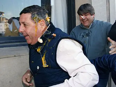 Buzzi a De Ángeli: "Legalizar trabajo infantil
