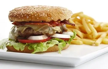 La OMS declara cancerígena la carne procesada