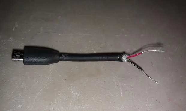 Te enseño a crear un cargador para celular portatil.