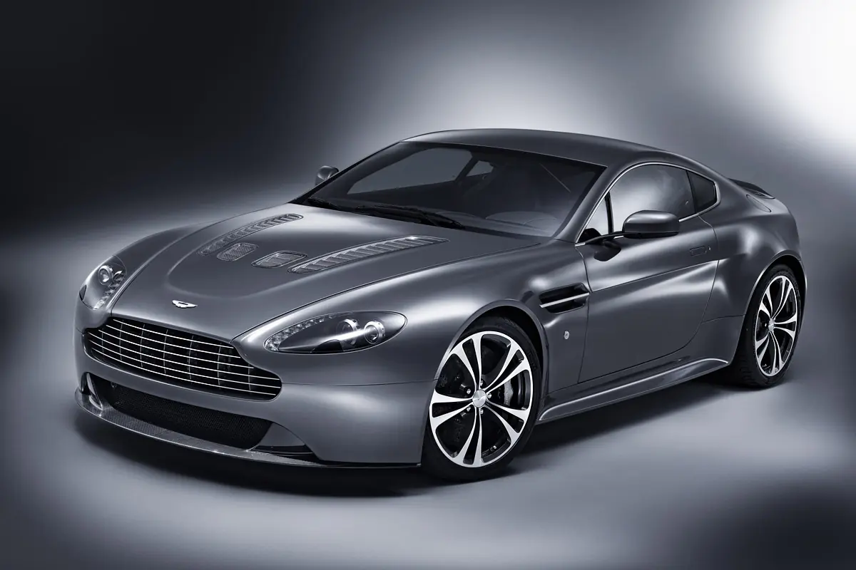 Aston Martin V12 Vantage (2010)