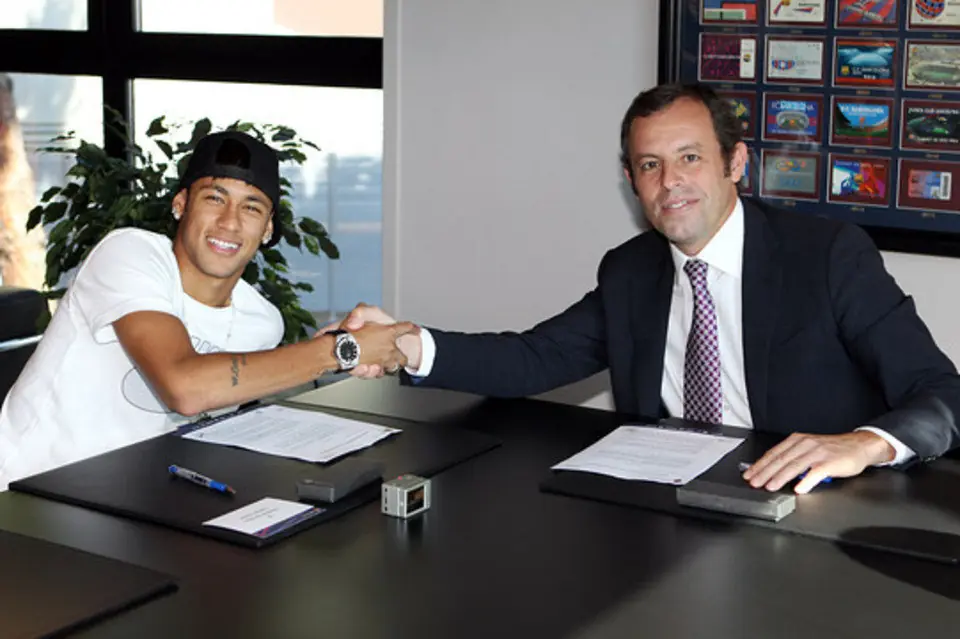 El saludo mason de neymar y rosell
