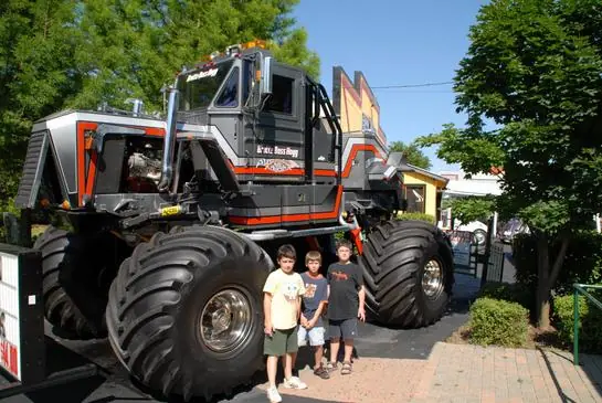 monsters trucks