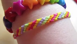 Pulsera diagonal basica del macrame