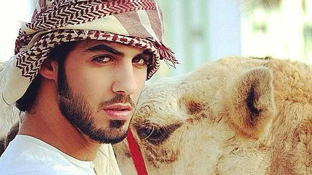 El hombre deportado de Arabia Saudita por ser guapo