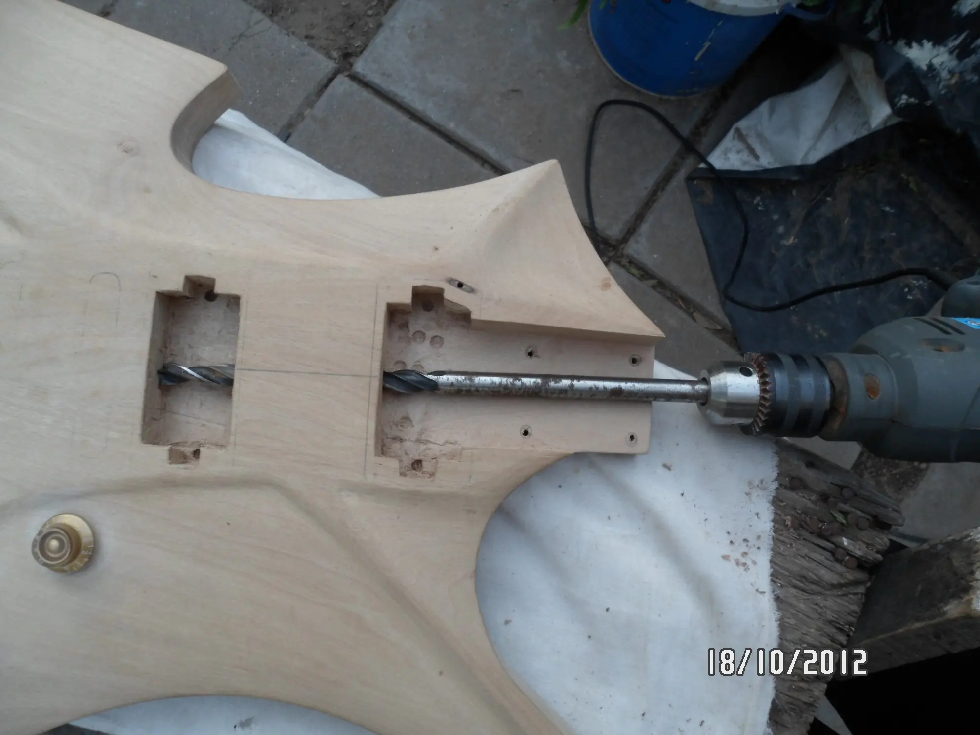 Guitarra death metal casera, tutorial en fotos.(parte 3º)