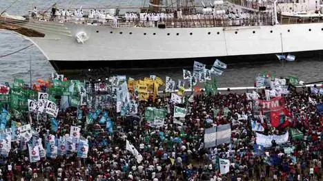 Hoy la Fragata es victima del Circo