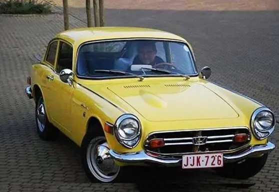 Honda S800-Peligro amarillo