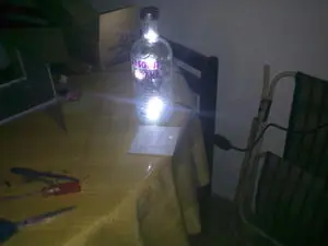 Lampara con Botella de absolut 100 invento mio!!