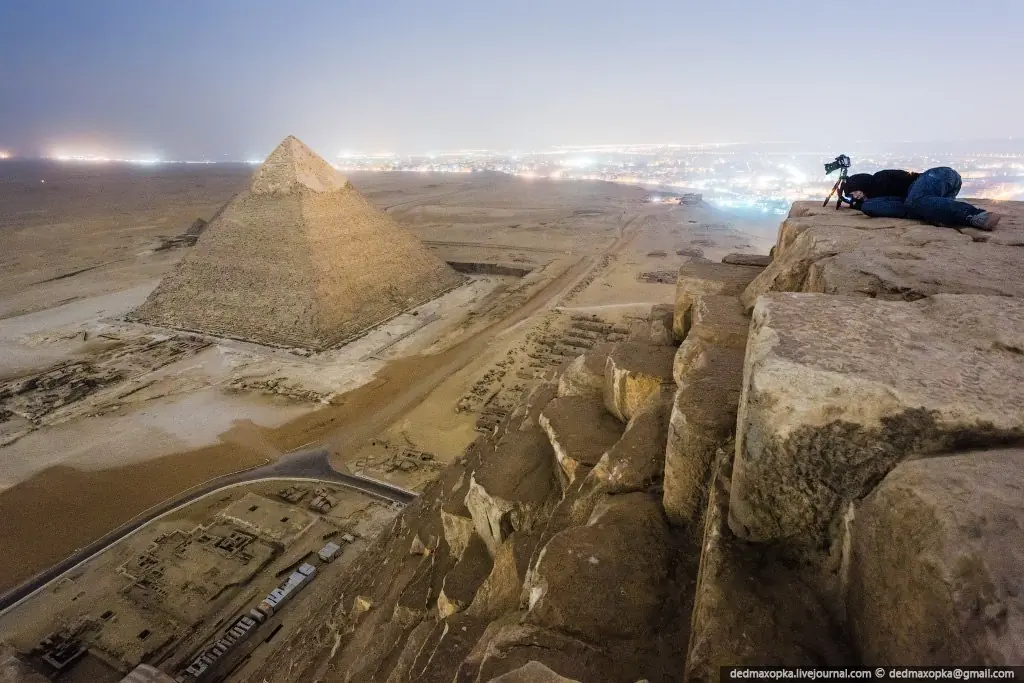 En lo alto de las pirámides de Egipto