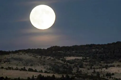 Una Súper Luna se verá este domingo en el cielo argentino