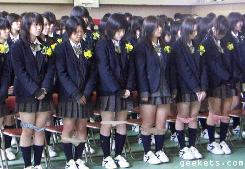 Inspección de bragas a colegialas japonesas…
