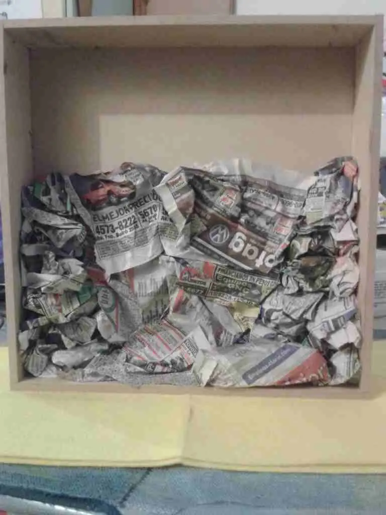 Cuadro de Fibrofacil y papel, imagen de una cascada