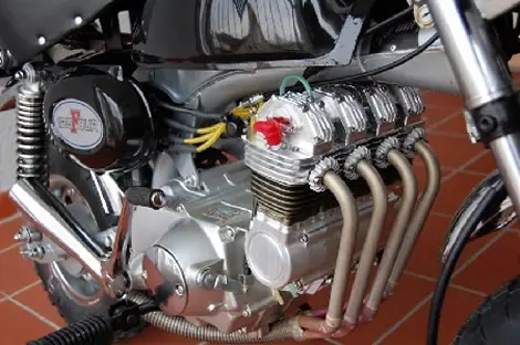 Honda Monkey 4 cilindros.