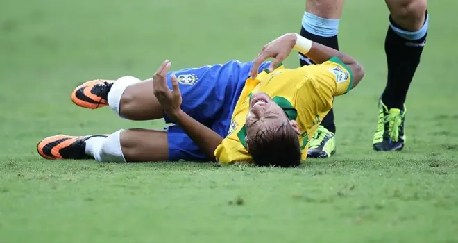 Neymar, Simulador profesional de faltas