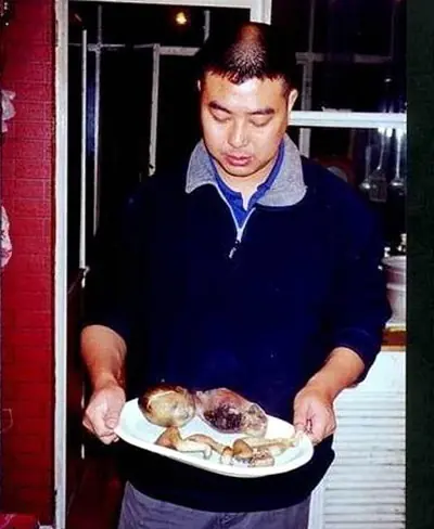 Zhu Yu, el chino que come niños muertos (Fetos)