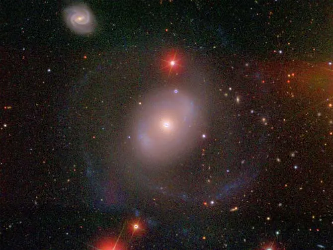 Rayos X 'Echoes' mapeo alrededor de agujero negro supermasiv