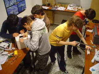 Enviar cosas fuera de la tierra (35 km) por muy poco dinero