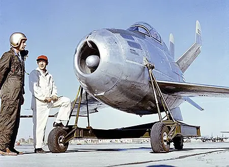 El avion de combate mas pequeño del mundo