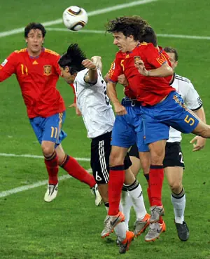 Remates de cabeza peligro para los futbolistas