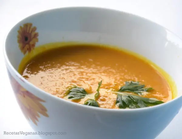 Sopa de Calabacín y jengibre