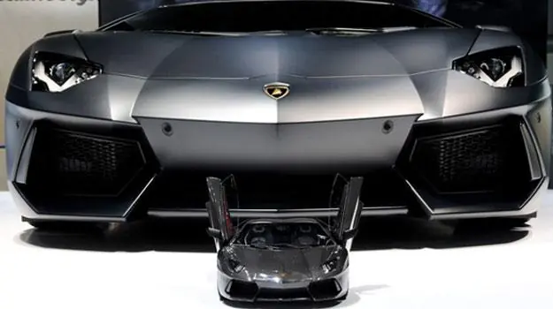 Lamborghini Aventador 1:8,6.2 millones de dolares