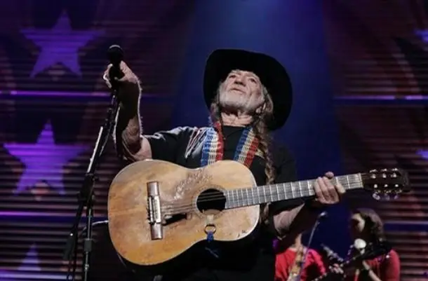 Famosos guitarristas y sus famosas peculiaridades