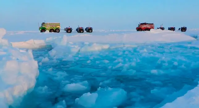 Rusia abandona de urgencia su estación polar por deshielo