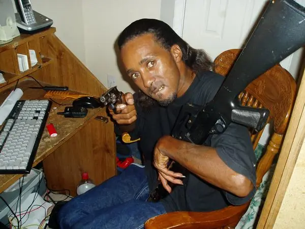 Nigga cae sobre mujeres con mucho estilo