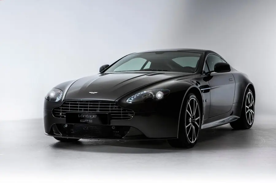 Aston Martin V8 Vantage SP10, inspirado en el GT4