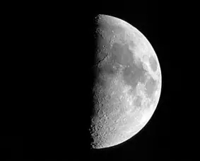 Un chileno es dueño de la luna