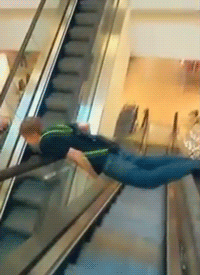 Gifs de gente haciendo estupideces