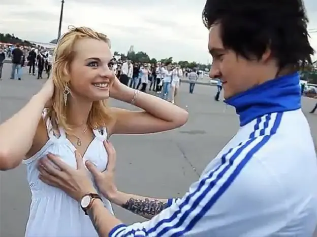 Por qué estamos fascinados con los pechos femeninos