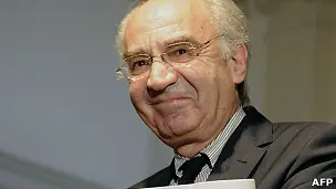 Los escándalos detrás del banco del Vaticano