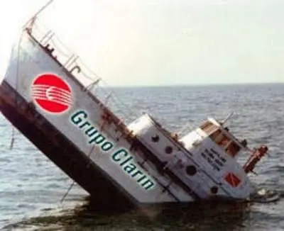 Clarin: el barco se hunde, las ratas se escapan