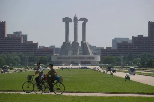 Corea del Norte organiza un desfile gigantesco