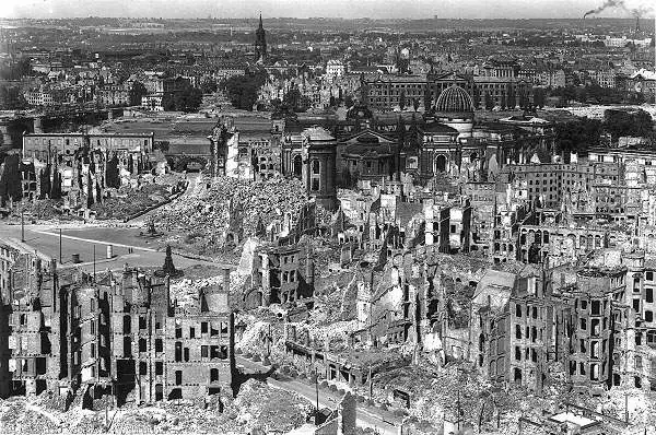 EEUU: Bombardeos a Ciudades Civiles (Japon, Alemania y mas).