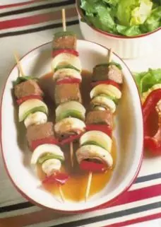 brochette, acompañado con una rica salsa!