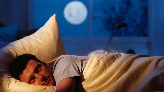 ¿Cómo afecta la Luna al sueño?