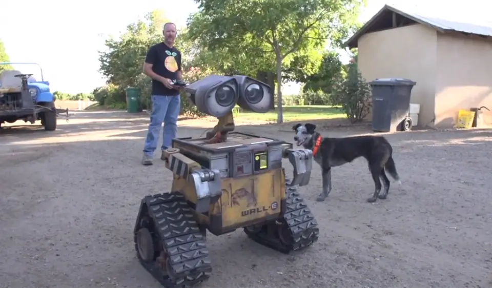 Construyen réplica robot de Wall-E