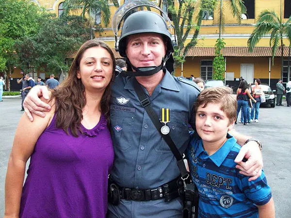 Brasil: un niño mató a toda su familia y se suicidó.