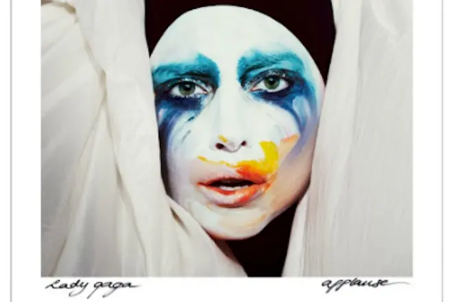 Censuran canción de Lady Gaga: Applause por mensaje racist