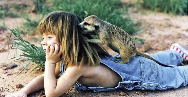 Tippi, la niña que se crió con los animales de África
