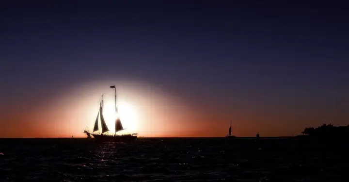 5 formas de dar la vuelta al mundo en barco gratis