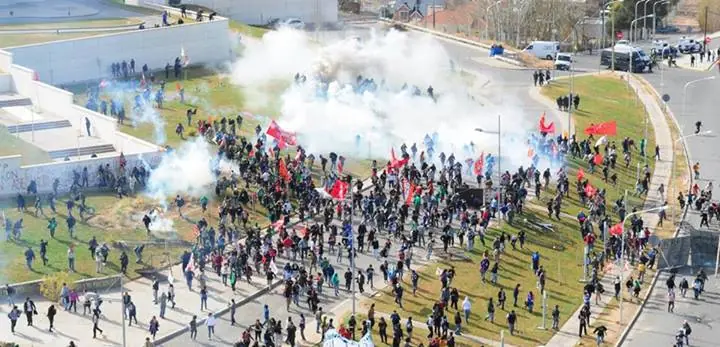 Fracking - Represión y Falsa democracia en Neuquen