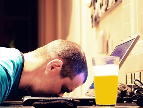 8 cosas que no tenes que hacer con tu pc mientras estas esca