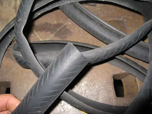 Como hacer un cinturón Casero con piños y cubierta de 1 ru