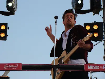 Un guitarrista tiene mas posibilidades de enamorar a una muj