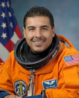 Los mexicanos podrán viajar a las estrellas