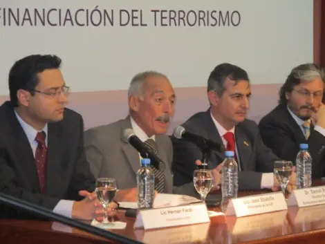 Acusan a Sbatella de "nepotismo y falta de profesionali